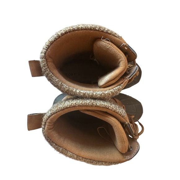 Torrid Cold Weather Bootie Duck Boots Size 10 Lace Up Buckle Winter Snow Cold - Picture 6 of 8